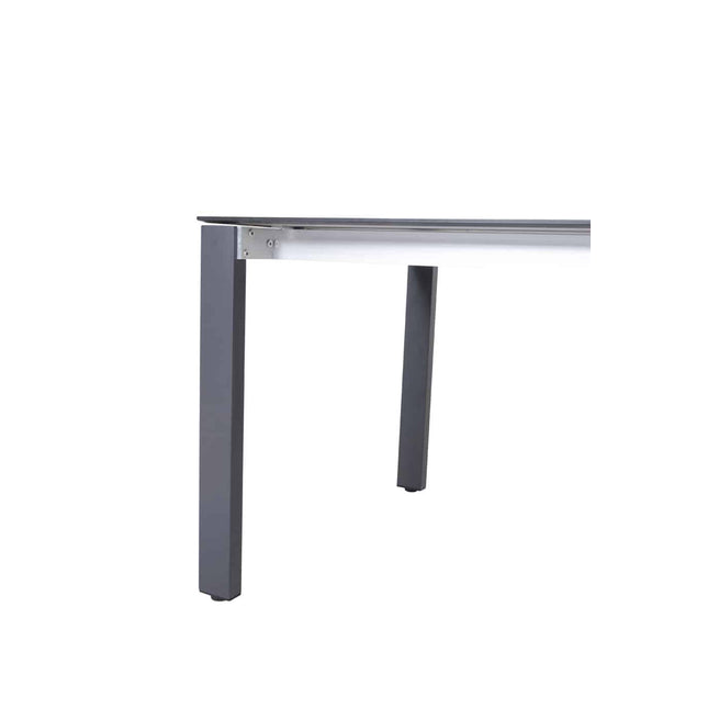 Taste 4SO Parma stapelbare dining + 4 Seasons Outdoor Goa tafel HPL 95 cm slate antraciet