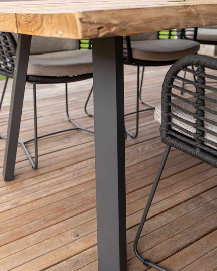 Taste 4SO Belmond Essstuhl Anthrazit + Erster Fluss Waldtisch Teak/Alu 240 cm