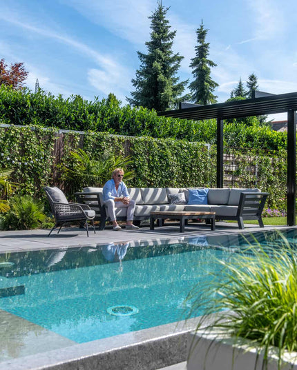 4 Seasons Outdoor Meteoro Lounge Set + Mitte + Capitol Couchtabelle 90 x 90 cm