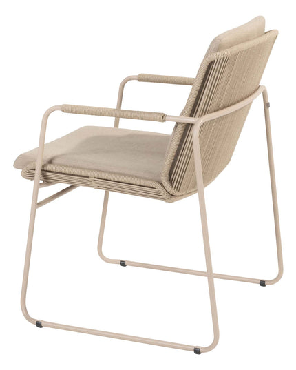 Taste 4SO Parma stapelbare dining latte + Donato tafel 160 Ø cm latte