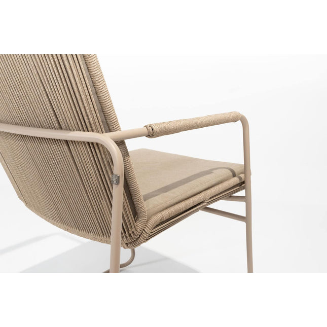 Taste 4SO Parma stapelbare dining latte + Prado teak tafel 130 Ø cm