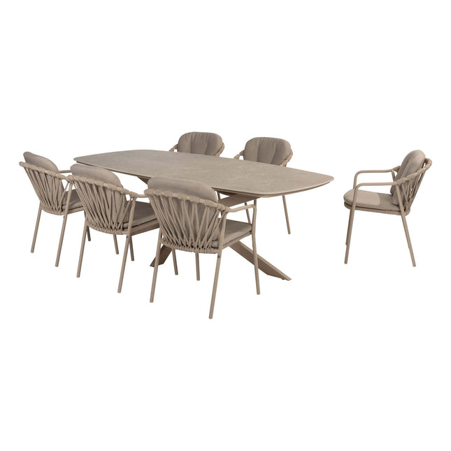 Taste 4SO Manitoba stapelbare dining stoel latte + Prado tafel met keramisch tafelblad barrel latte 240 cm