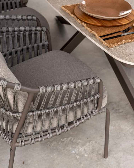 4 Seasons Outdoor Capalbio Essstuhl + Geschmack 4SO Prado Tisch mit Keramiktisch Top Barrel Terre 240 cm