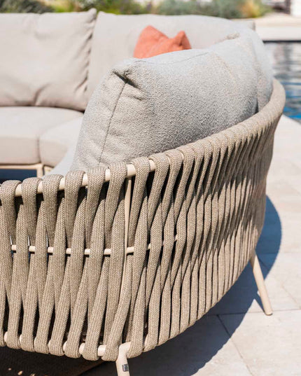 4 Seasons Outdoor Garden Set Comino Low Dining Chair + Geschmack 4SO Donato Low Esstisch Latte 160 cm Ø