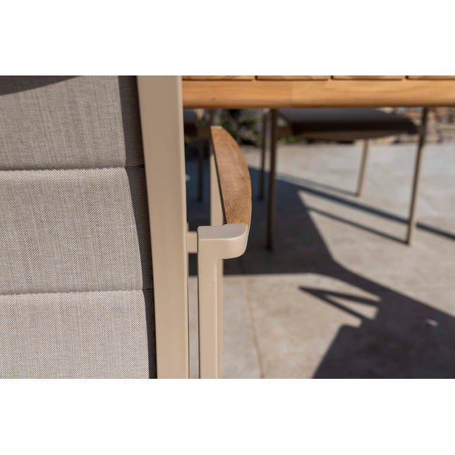 Taste 4SO Cortina dining + Prado teak tafel 130 Ø cm teak onderstel