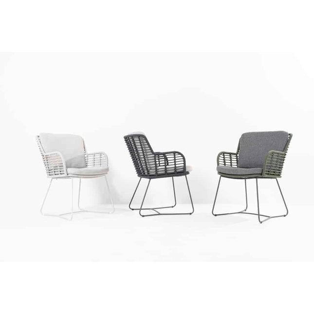 4 Seasons Outdoor Fabrice Essanthrazit + Goa Tisch HPL Slate Anthrazit 95 × 95 cm