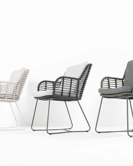 4 Seasons Outdoor Fabrice Essanthrazit + Goa Tisch HPL Slate Anthrazit 95 × 95 cm