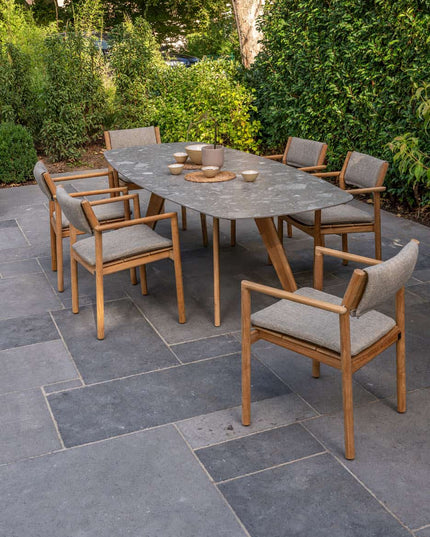 4 Seasons Outdoor Levi Stapelbares Essen + Montana Tisch Fass Keramik Terrazzo 240 cm Teak -Chassis