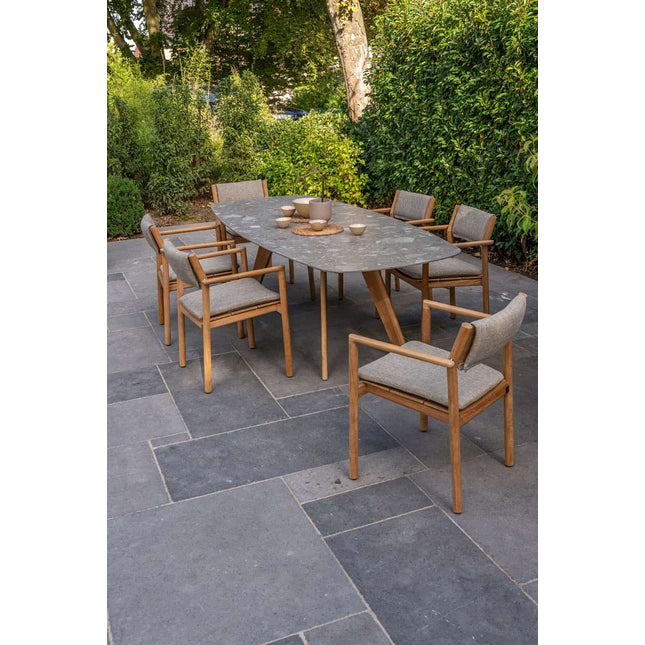 4 Seasons Outdoor Levi Stapelbares Essen + Montana Tisch Fass Keramik Terrazzo 240 cm Teak -Chassis