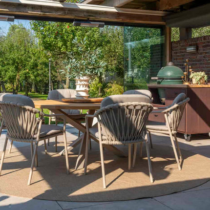 Taste 4SO Manitoba stapelbare dining stoel latte + Prado teak tafel 160 Ø cm latte onderstel