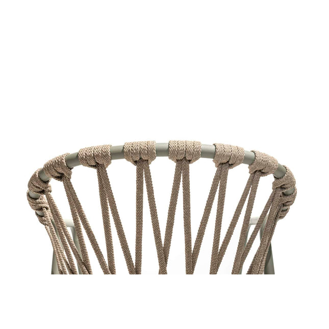 Taste 4SO Manitoba stapelbare dining stoel olive + Prado teak tafel 130 Ø cm teak onderstel