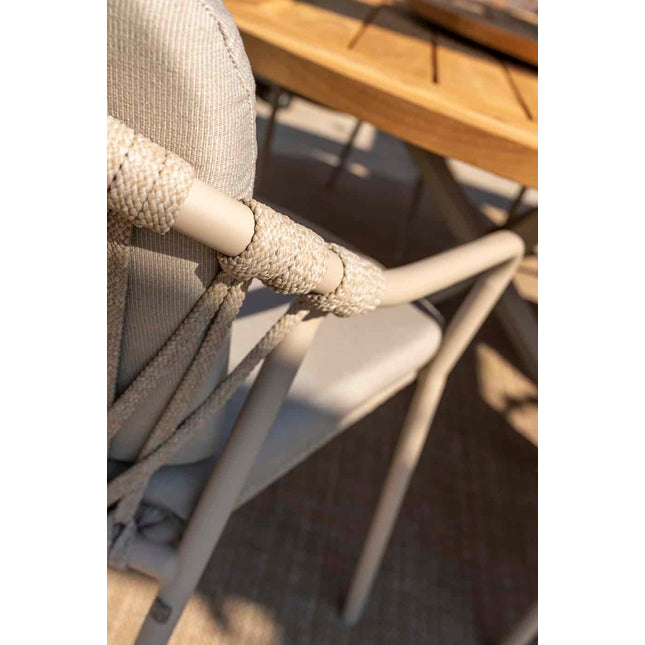 Taste 4SO Manitoba stapelbare dining stoel latte + Donato tafel 160 Ø cm met geprint keramiek blad