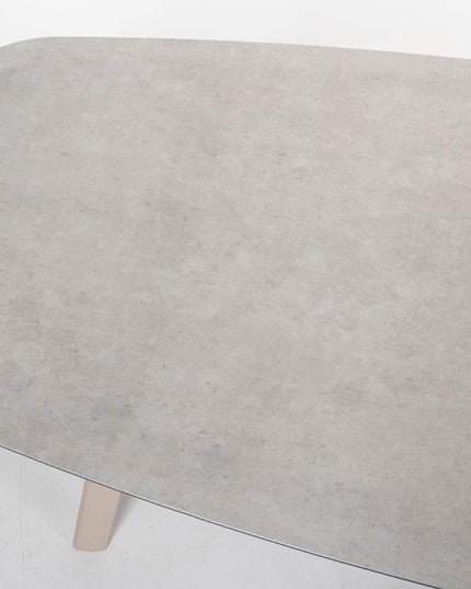 4 Seasons Outdoor Fabrice Essstuhl Latte + Geschmack 4SO Manolo Tisch Latte mit bedrucktem Keramiktisch Top 240 cm