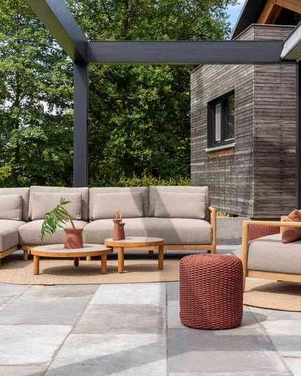 4 Seasons Outdoor Marie chaise lounge bank + center + loungestoel + Finn salontafels keramiek