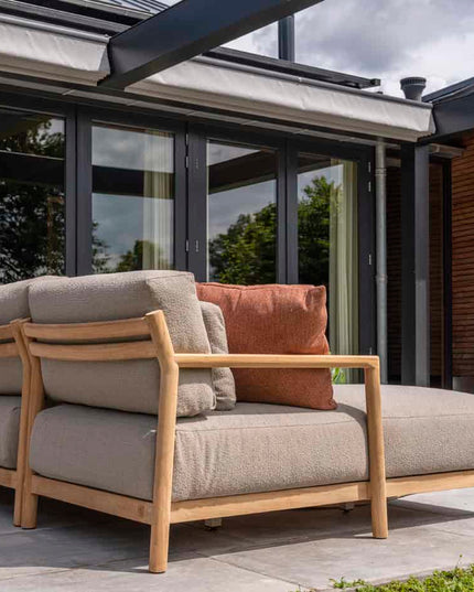 4 Seasons Outdoor Marie Chaise Lounge Bank + Center + Finn Coffee Tische Keramik