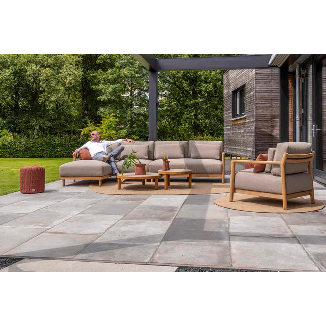 4 Seasons Outdoor Marie chaise lounge bank + center + loungestoel + Finn salontafels keramiek
