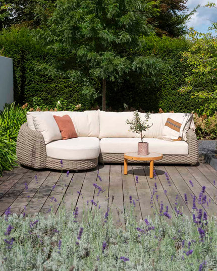 4 Seasons Outdoor Maxime Chaise Lounge Bank + Boaz Kaffeetische Terre