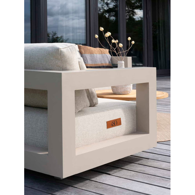 4 Seasons Outdoor Metropolitan loungeset latte + Volta salontafels latte