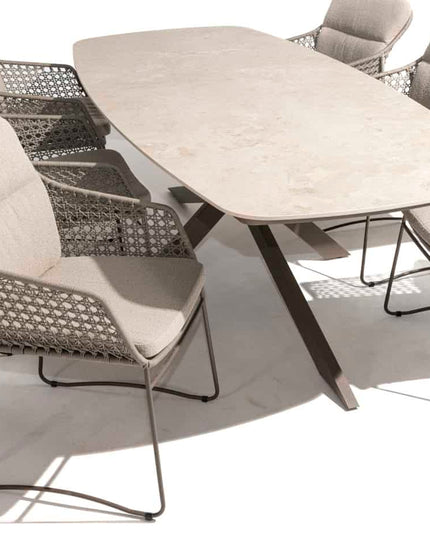 4 Seasons Outdoor Moretti High Back Speisestuhl + Geschmack 4SO Prado Tisch mit Keramiktisch Top Barrel Terre 240 cm