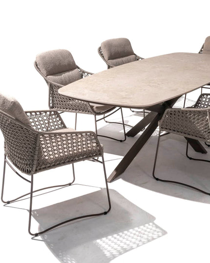 4 Seasons Outdoor Moretti High Back Speisestuhl + Geschmack 4SO Prado Tisch mit Keramiktisch Top Barrel Terre 240 cm