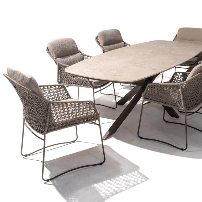 4 Seasons Outdoor Moretti High Back Speisestuhl + Geschmack 4SO Prado Tisch mit Keramiktisch Top Barrel Terre 240 cm