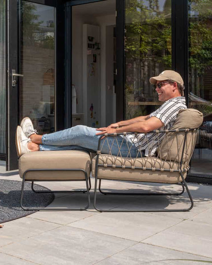 4 Seasons Outdoor -Geschmack 4SO Prego Lounge Set + Verdi Kaffeetisch 73 Ø CM