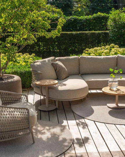 4 Seasons Outdoor Sardinia chaise lounge bank + Puccini lounge stoel + Volta salontafel 80 Ø cm