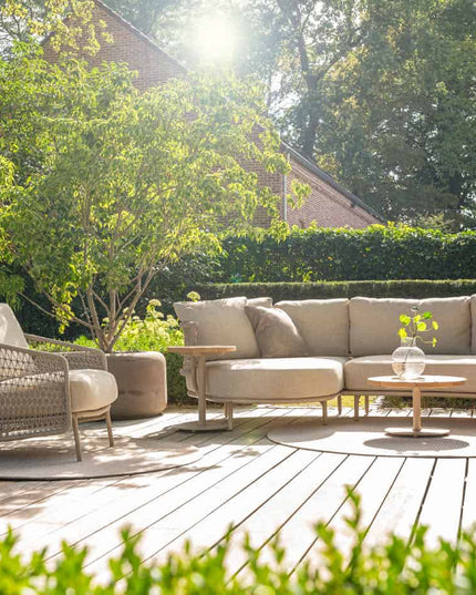 4 Seasons Outdoor Sardinia chaise lounge bank + Taste 4SO Albano lounge stoel + Verdi salontafel 73 Ø cm