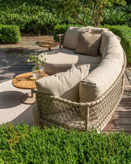 4 Seasons Outdoor Sardinia chaise lounge bank + Taste 4SO Albano lounge stoel + Verdi salontafel 73 Ø cm