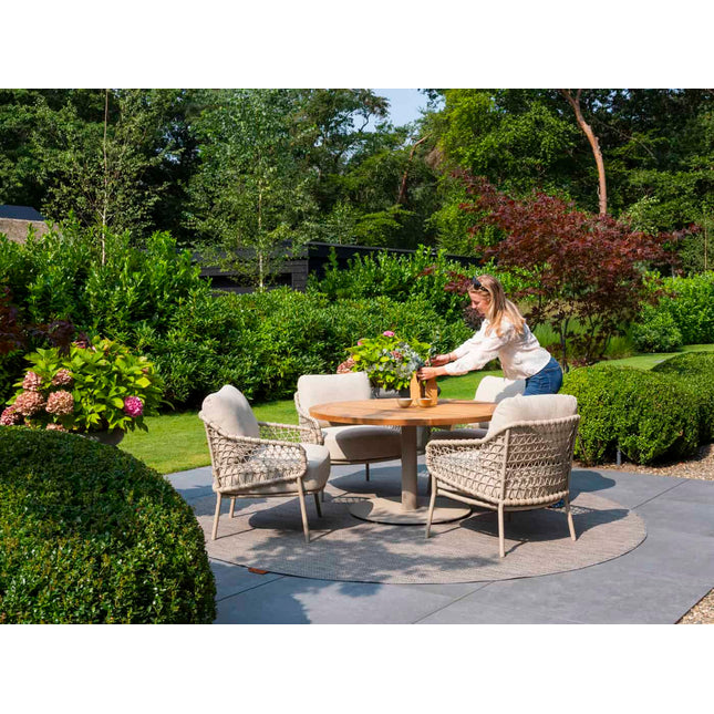 4 Seasons Outdoor Tuinset Sardinia low dining stoel + Taste 4SO Saba low dining latte onderstel met teak tafel 130 Ø cm