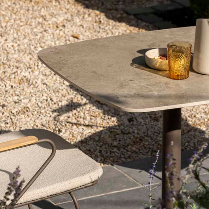 4 Seasons Outdoor Vermont eettafel met keramisch tafelblad, terre 75 x 75 cm.