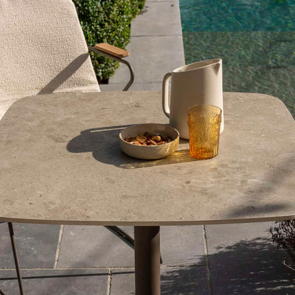4 Seasons Outdoor Vermont eettafel met keramisch tafelblad, terre 75 x 75 cm.